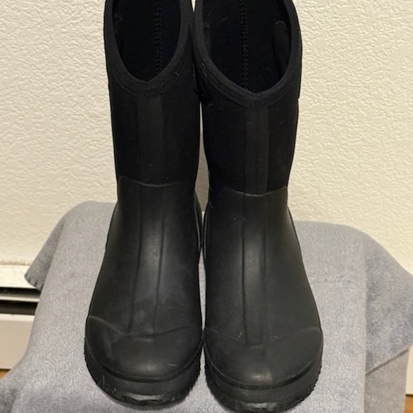 WFS Kids Black Boots - Picture 2 of 5